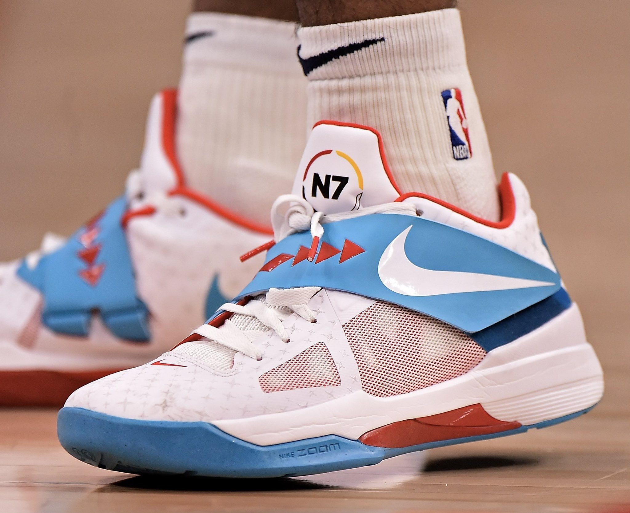 面形成互补 面形成互补